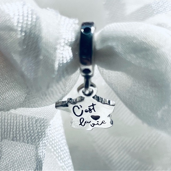 Jewelry - ❤️NWOT France Charm – "C'est la Vie"